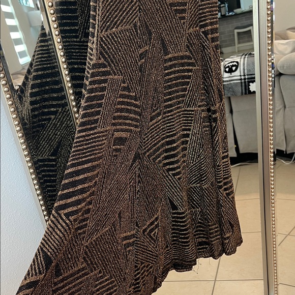 Elegant Strapless Black and Gold Evening Dress - Picture 6 of 9